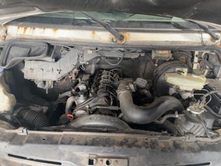 2004 Dodge Sprinter Van 2500 High Roof - Engine Compartment Image